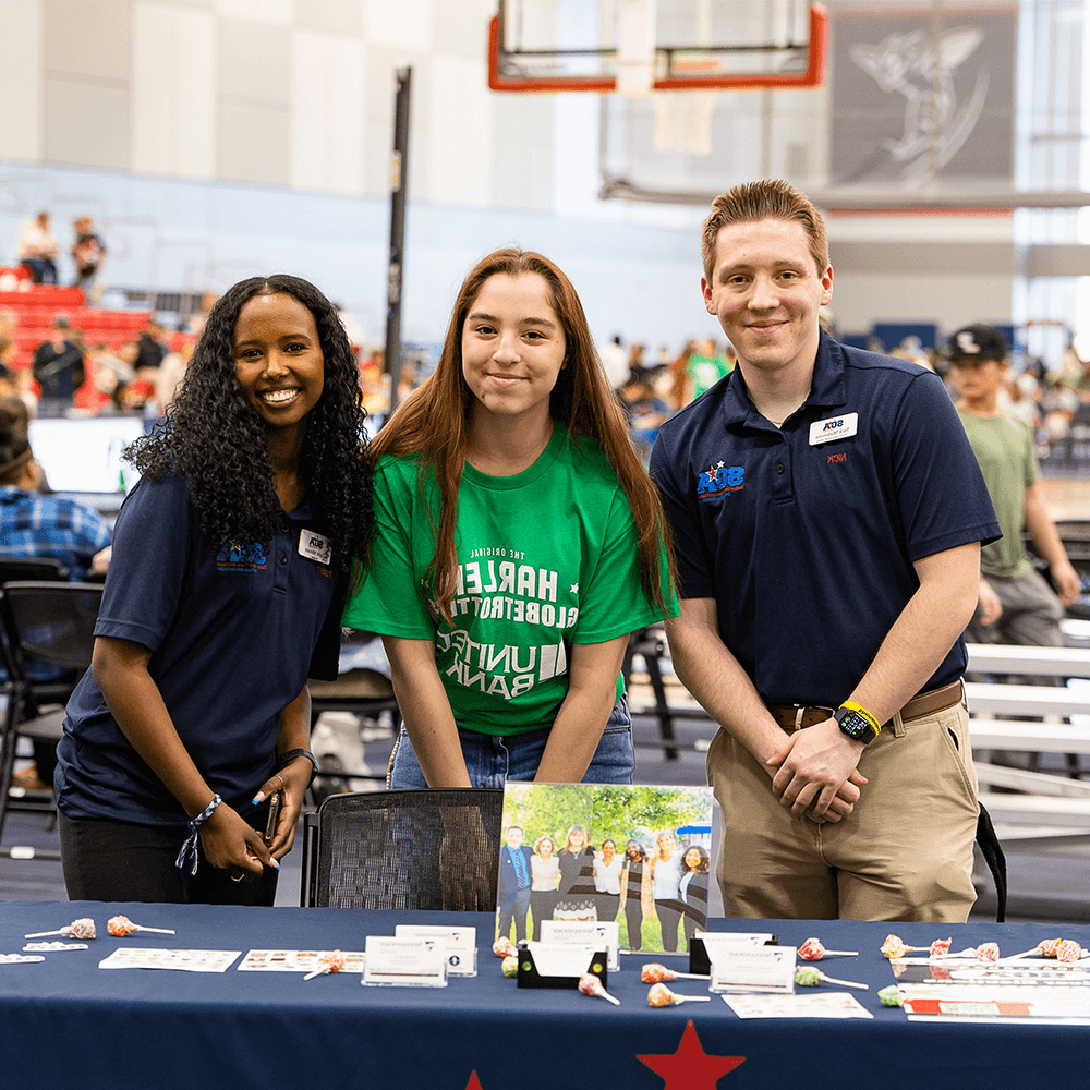 Students volunteering